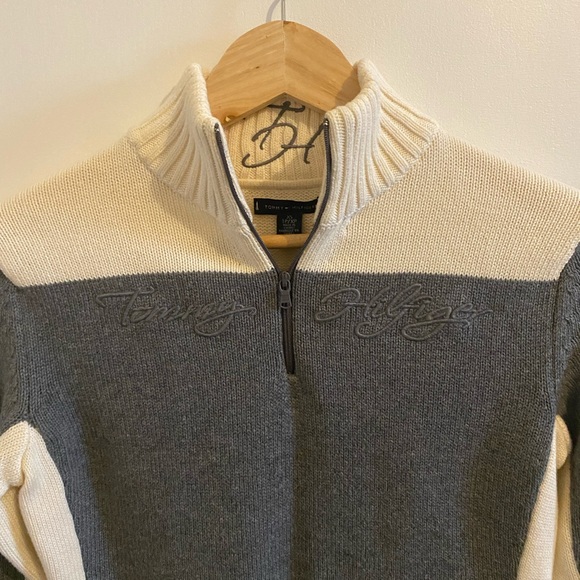 XS Men’s Tommy Hilfiger sweater grey front collar zipper embroidered logo - Picture 11 of 13